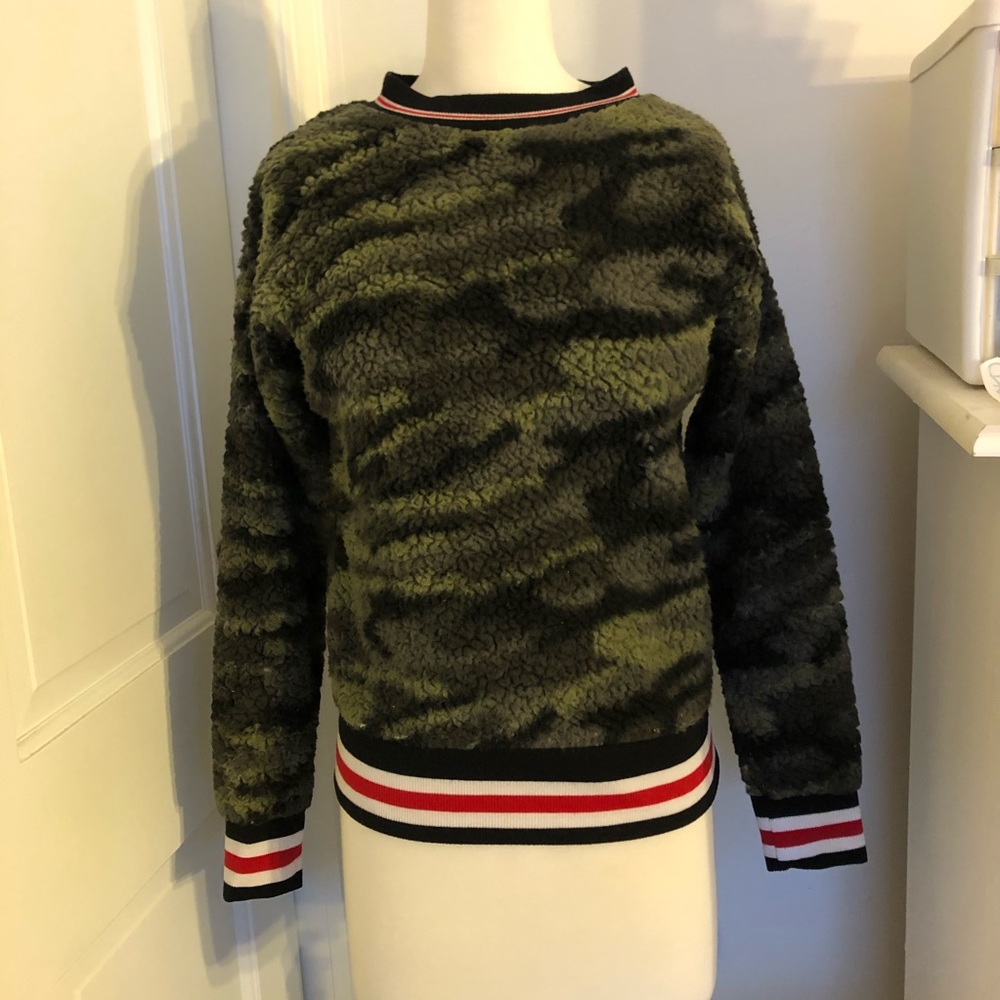 Cozy camo crewneck